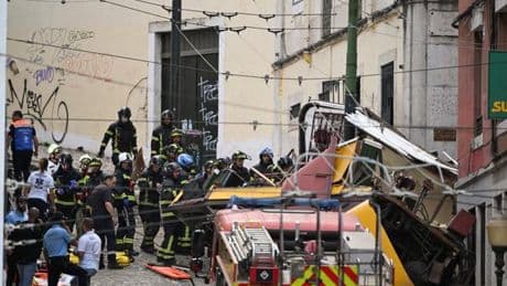Le déraillement de l’ascenseur de Gloria, “un symbole de Lisbonne”, fait 15 morts