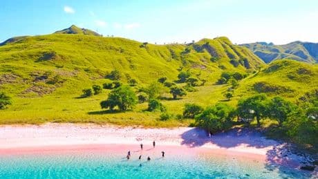 Brit woman, 24, dies after suffering seizure while snorkelling in Indonesia