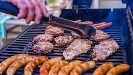 Jeden Tag Fleisch essen: Wie viel ist noch gesund für Herz und Körper?