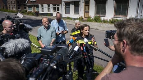 Met drones, reddingshonden en honderden vrijwilligers wordt gezocht naar de vermiste Jeffrey en Emma. ‘Weet dat je ook echt iets kunt vinden’