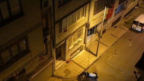 CHP İstanbul İl Başkanlığı önündeki ablukaya karşı tencere-tava protestosu