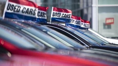 Canadian retailers saw a 0.8% boost in March led by vehicle and parts sales