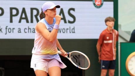 Roland-Garros: Swiatek rejoint Sabalenka en demi-finales