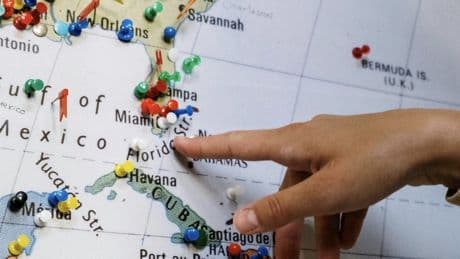 El cofundador de las guías de viaje Lonely Planet revela los países a los que no piensa volver: &quot;Lo siento, pero no&quot;
