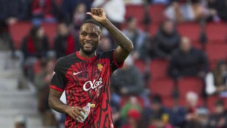 Larin deja claro su futuro