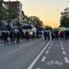 Club-supporters in metro aangevallen met stokken, mes en glazen flessen: “Vier gewonden, geen politie te zien”