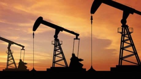 Opec+, accordo per aumentare la produzione di greggio
