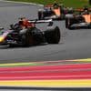 Verstappen houdt snelle McLarens knap achter zich en wint sprintrace in België