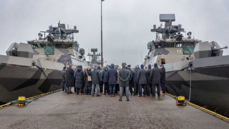 Finnland: Kriegstüchtig in Nadelstreifen