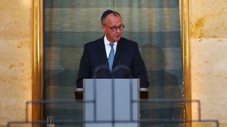 Liveblog Bundesregierung: Synagogen-Wiedereröffnung: Merz zeigt sich gerührt