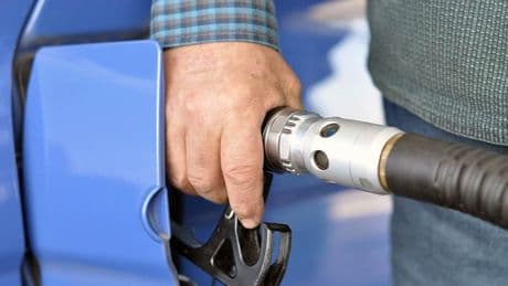 Motorin ve benzin fiyatlarına zam geliyor