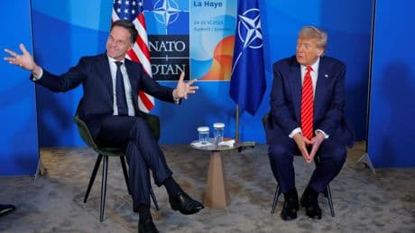 Rutte hizo bien “besando el trasero” de Trump