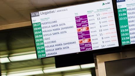 Tertulia de Federico: El caos se adueña de Atocha y Santa Justa tras otra noche para olvidar