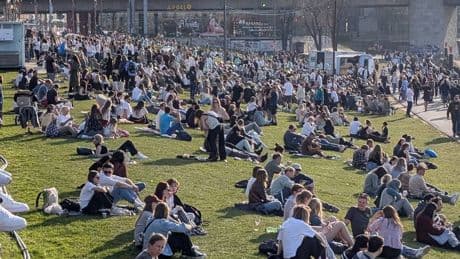 Wetter in NRW: Frühlingshafte Temperaturen zum Wochenstart – Regen in Sicht?