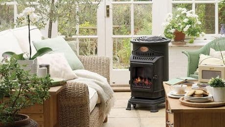 Pneus, bois, ramonage: pourquoi c'est (déjà) l'heure de préparer votre maison à l’hiver