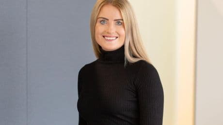 Blow to families after staff who served methanol laced drinks that killed Brit lawyer & 5 other backpackers in Laos FLEE