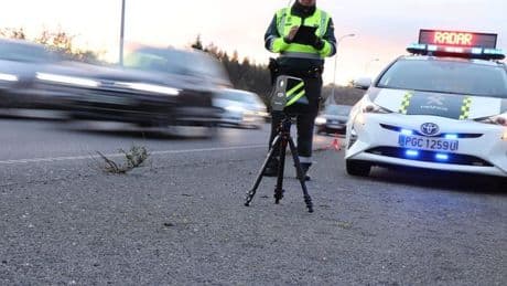 ¿Cuántos puntos puedes perder por una multa de velocidad? Esto dice la DGT