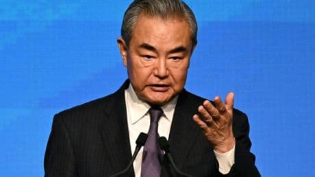 Chinesischer Außenminister trifft EU-Vertreter zu Gesprächen