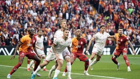 CANLI: Galatasaray, Sivasspor'u ağırlıyor