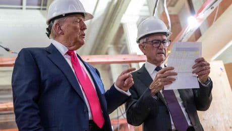 Tensión, discusiones y una conversación surrealista entre Trump y Jerome Powell durante la visita del presidente a la Fed