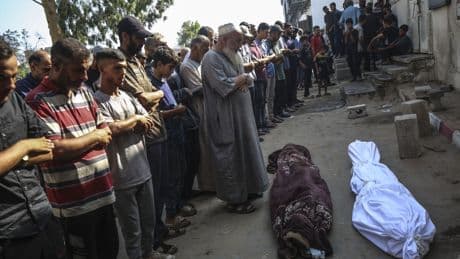 İsrail Gazze’de yardım bekleyenleri vurdu: 55 Filistinli hayatını kaybetti