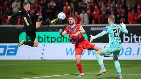 Frankfurt-Zukunft geklärt - Wird ER der nächste Eintracht-Durchstarter?