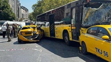 SON DAKİKA KAZA HABERLERİ: Beyoğlu'nda zincirleme kaza! Yaralılar var...