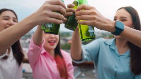 Gesundheitsminister drängen: Ende vom "Begleiteten Trinken"? 9 Gründe, warum Alkohol für Jugendliche so gefährlich ist