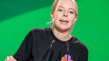 Bundestagspräsidentin Julia Klöckner droht Jette Nietzard mit Entzug des Hausausweises