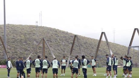 UD Las Palmas vs Valencia CF: El duelo de estilos de Martínez y Corberán