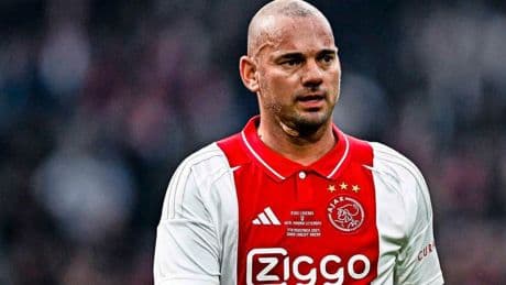 Wesley Sneijder vindt het tijd voor ’alles of niets’ bij Ajax: ’Het roer moet om, en snel ook’