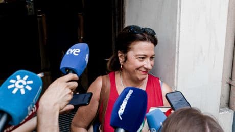 Leire Díez se explica ante Ferraz y pide la baja voluntaria del PSOE