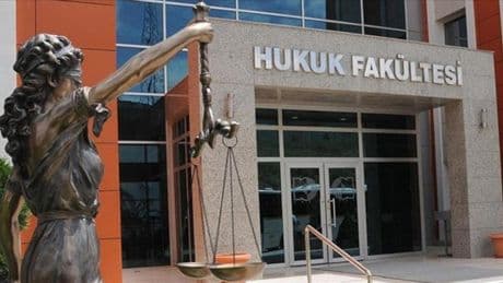 Hukuk fakültesi giriş barajı 125 bine geriledi