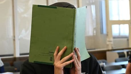 Ein Opfer fiel panisch in die Tiefe – Urteil gegen 19-Jährigen wegen Vergewaltigungen in Hochhaus