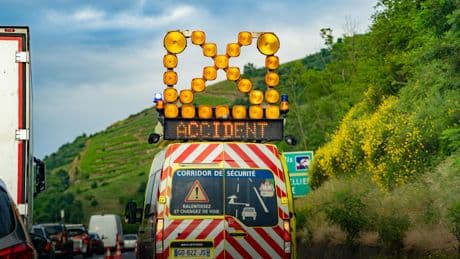 Près de Cannes : 3 morts après un violent «choc frontal» sur l’autoroute A8