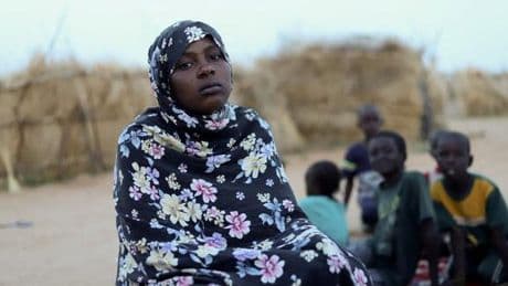 Au Soudan, des habitants de la ville d’El-Fasher fuient sous les bombes de paramilitaires : « Ils nous ont battus. Ils nous ont volés. Ils ont pris tout ce que nous avions »