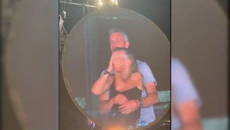 Ook 'betrapte' hoofd personeelzaken stapt op na Coldplay-video