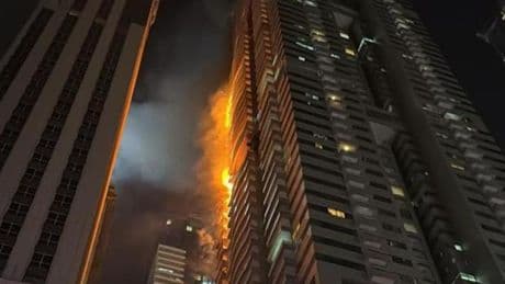Dubai'de korkutan yangın: 67 katlı gökdelenden dumanlar yükseldi