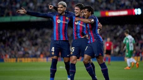 FC Barcelona’s Flick Chooses Which Defender To Sell, Reports Mundo Deportivo