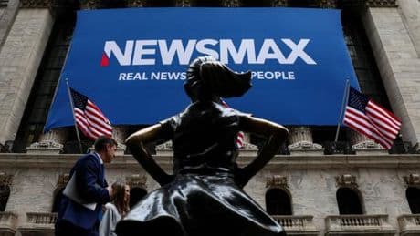 Aux Etats-Unis, la chaîne Newsmax va payer 67 millions de dollars à l’entreprise de machines à voter Dominion