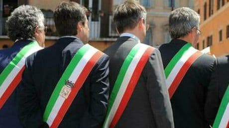 Comunali, sale lo stipendio: arrivano 300 euro in più. Tavolo sul nuovo contratto: ecco chi ne beneficerà
