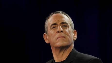 «Je préfère les rois parce qu’eux, ça fait mille ans qu’ils font le boulot» : Thierry Ardisson, un monarchiste libéral jusqu’à la fin