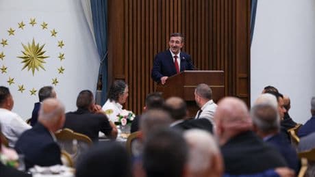 Cumhurbaşkanı Yardımcısı Cevdet Yılmaz KKTC'den gelen muhtarları kabul etti