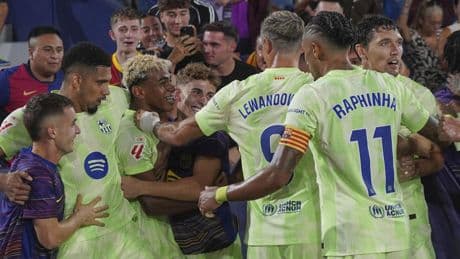 El Barça se apodera de la locura con un triunfo en el añadido en el campo del Levante