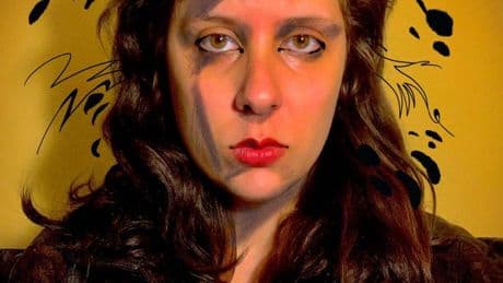 Natalia Velarde, la dibujante de cómic que convierte la muerte y el dolor en un tsunami visual y emocional