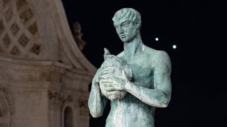Venus And Jupiter Will ‘Kiss’ As Perseids Meteors Peak — When To Watch