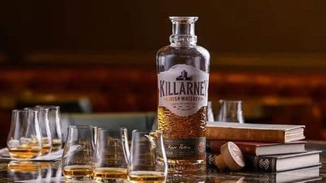 Grootste onafhankelijke Ierse whiskeyproducent failliet: ’Tarieven Trump laatste druppel voor veel distilleerderijen’