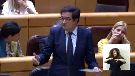 El Gobierno enmienda la ley de función pública para mantener a funcionarios con incapacidad