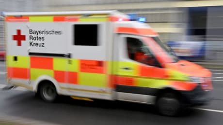 Tödlicher Unfall: Nach Zusammenstoß mit Auto: 74-Jähriger stirbt in Klinik