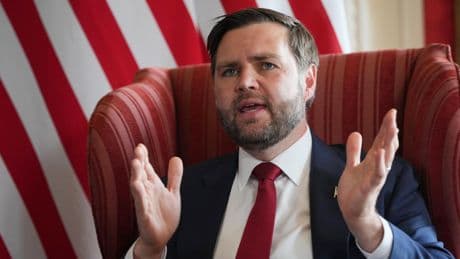 Vor Gipfeltreffen mit Putin: JD Vance: USA sind  "mit der Finanzierung des Ukraine-Kriegsgeschäfts durch"